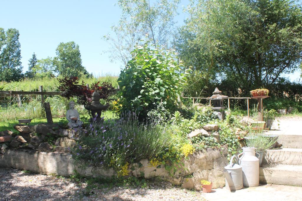 Bed and Breakfast Le Bon Coeur Ygrande Екстер'єр фото