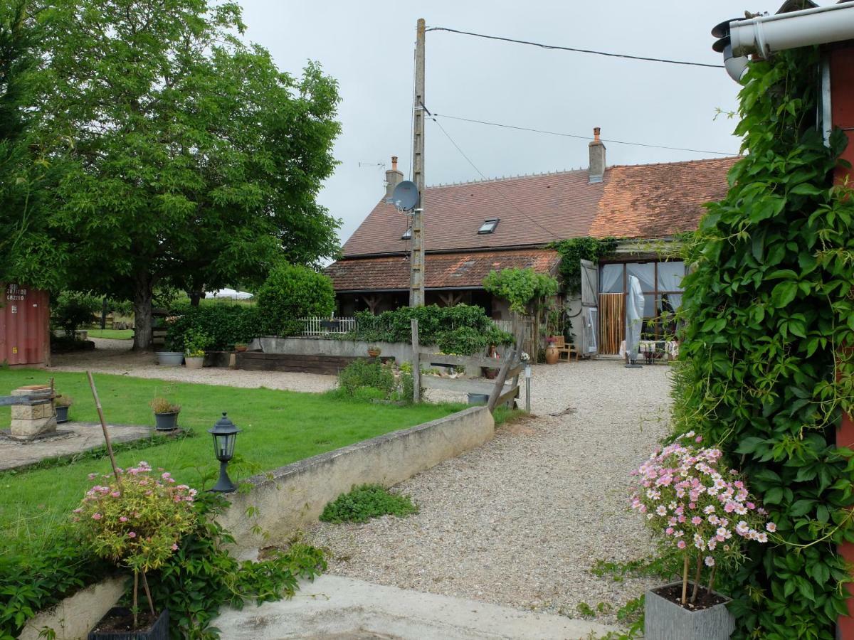 Bed and Breakfast Le Bon Coeur Ygrande Екстер'єр фото